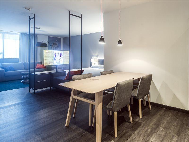 Postillion Hotel Dordrecht Bagian luar foto