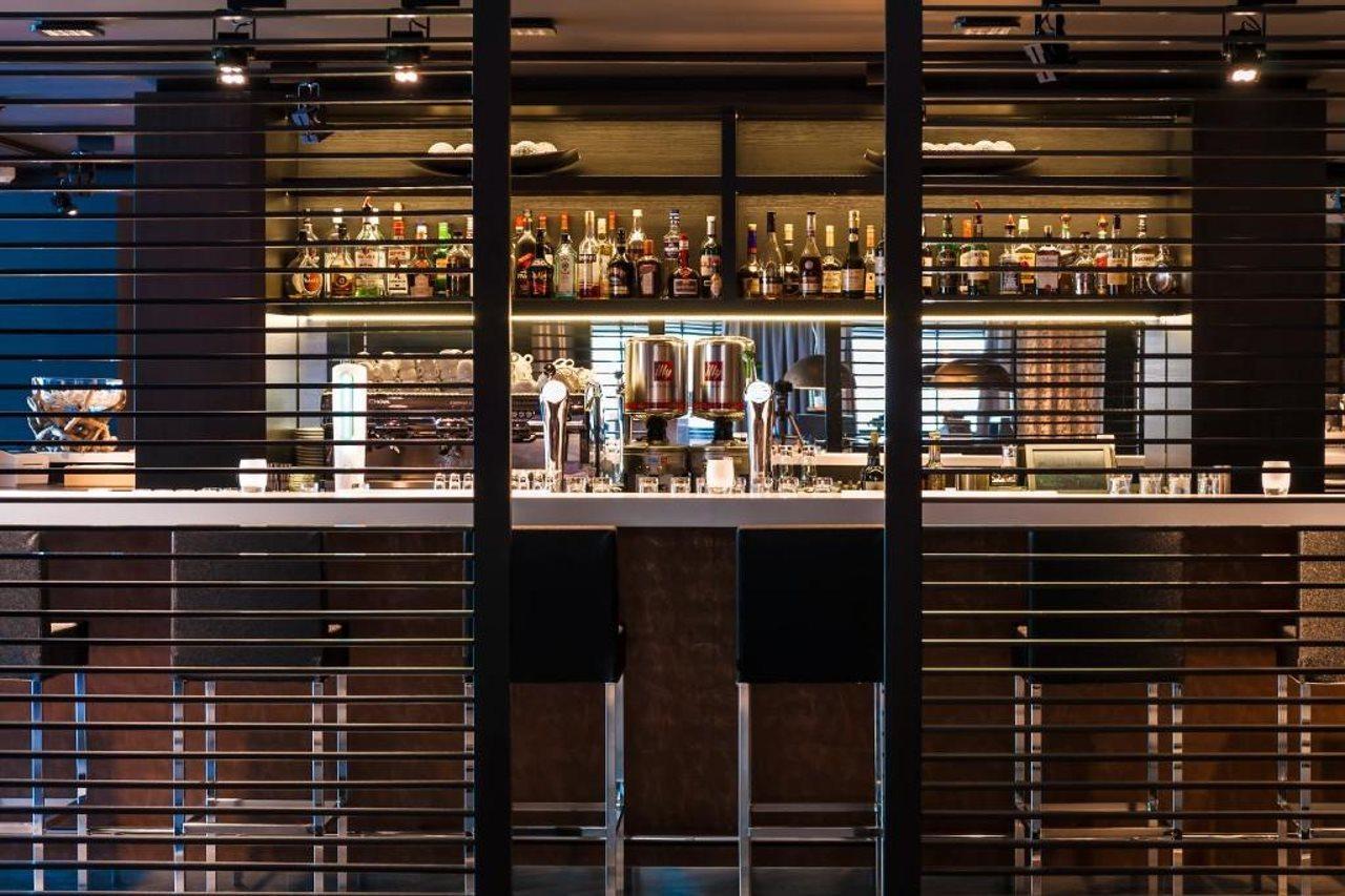 Postillion Hotel Dordrecht Bagian luar foto
