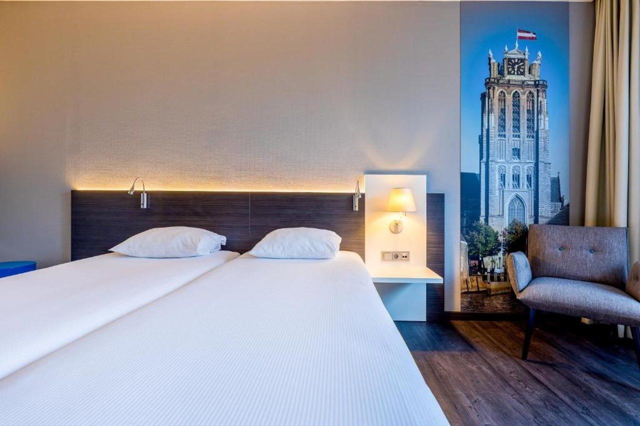 Postillion Hotel Dordrecht Bagian luar foto