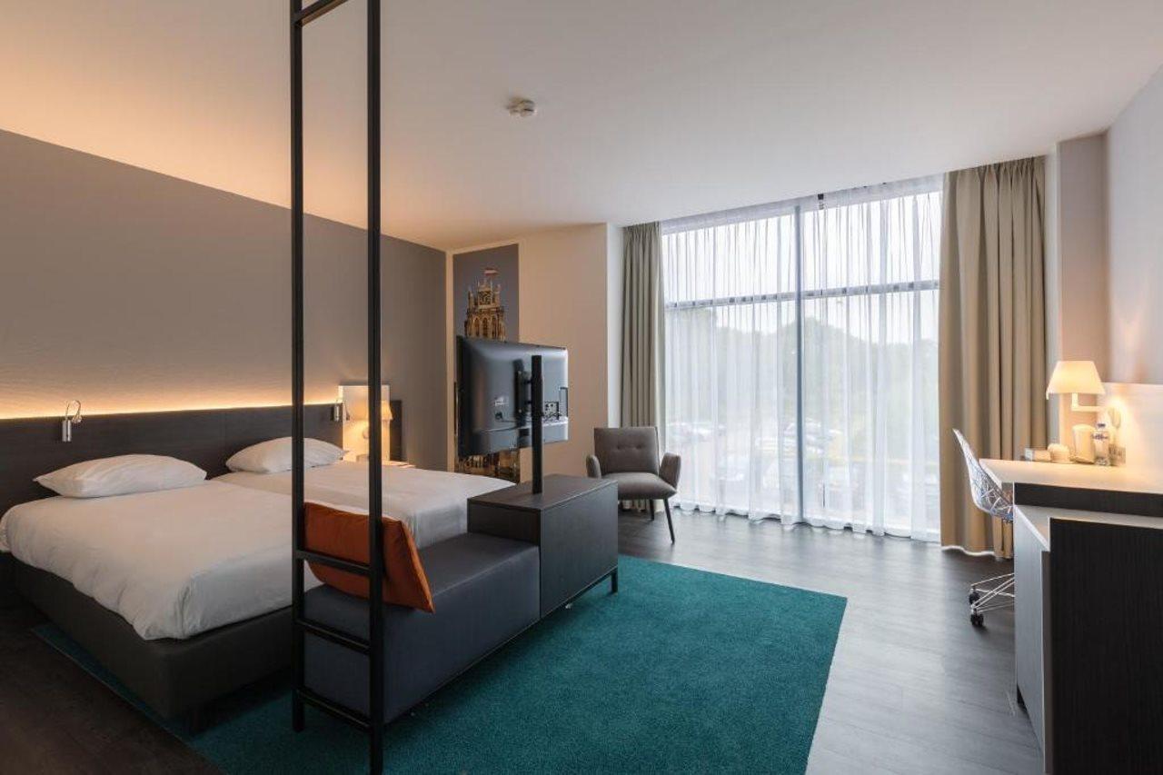 Postillion Hotel Dordrecht Bagian luar foto