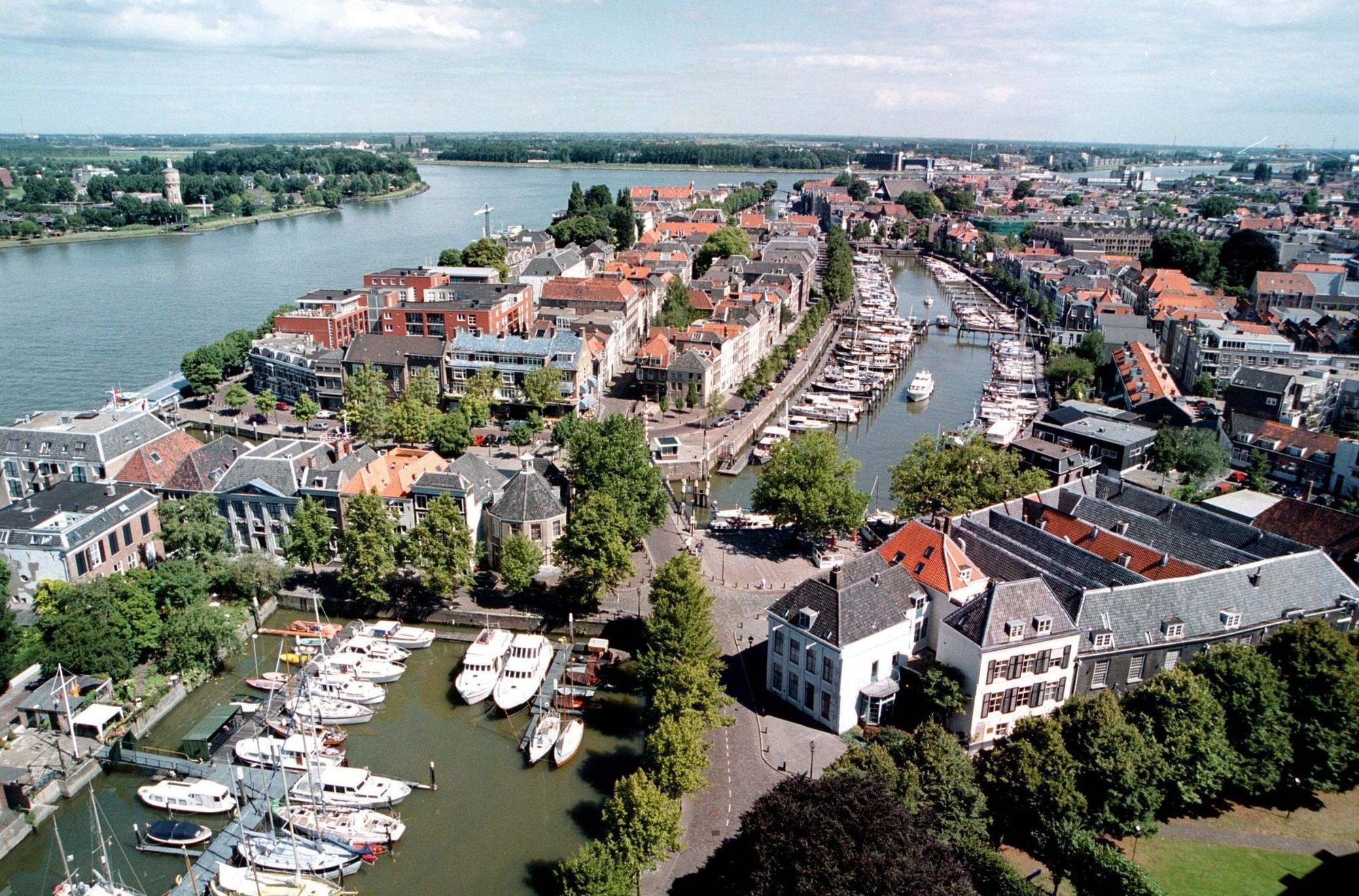 Postillion Hotel Dordrecht Bagian luar foto
