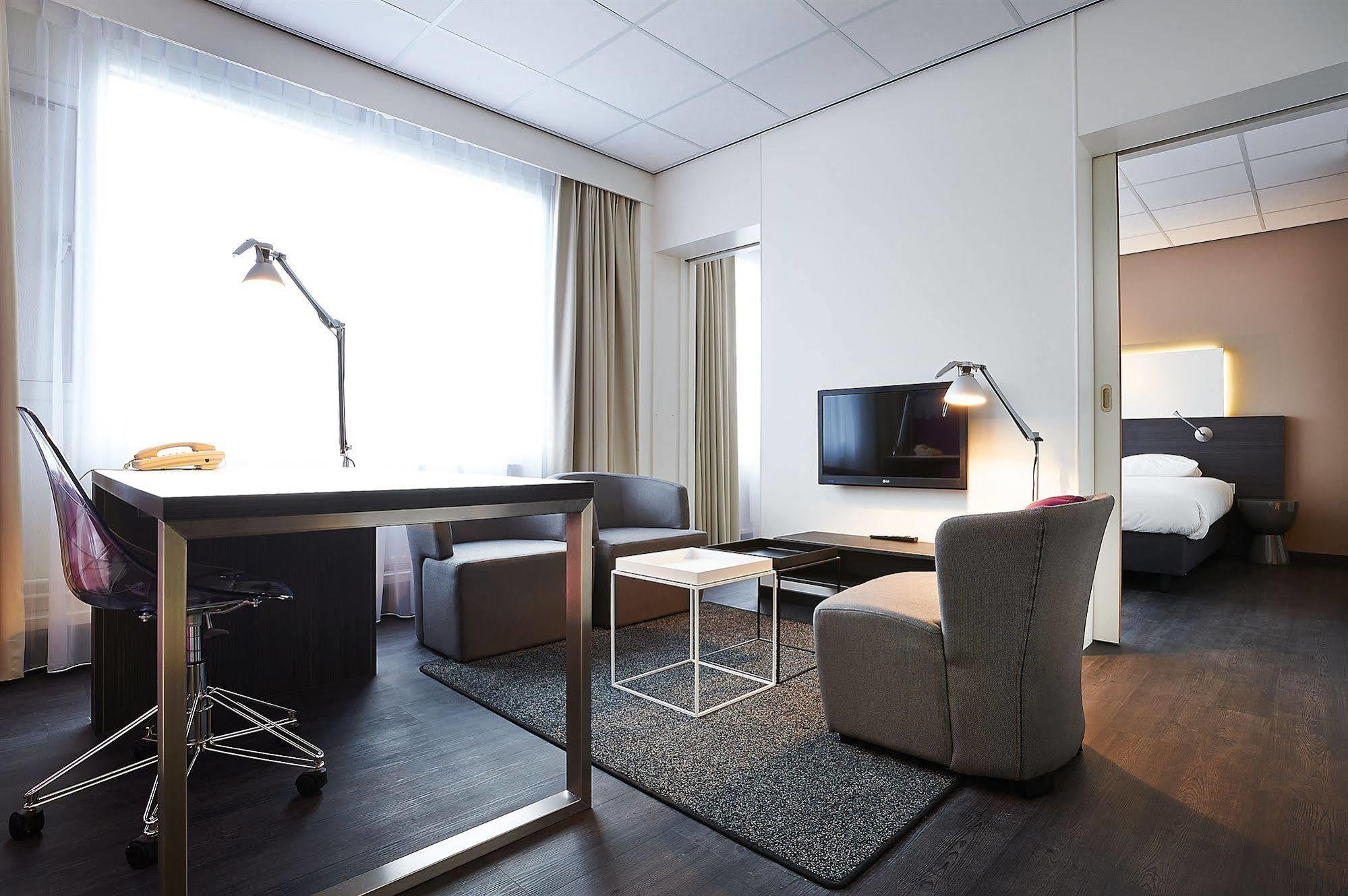 Postillion Hotel Dordrecht Bagian luar foto